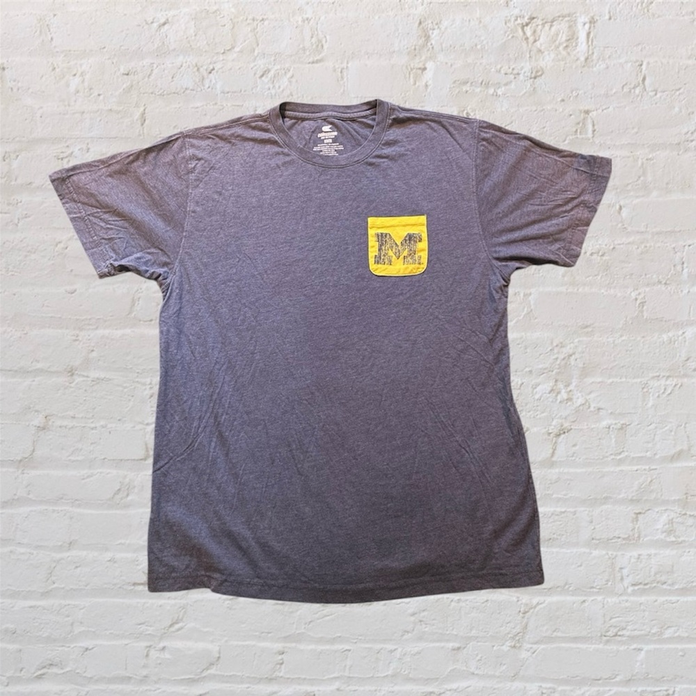 Michigan wolverines colosseum pocket t shirt sz xl